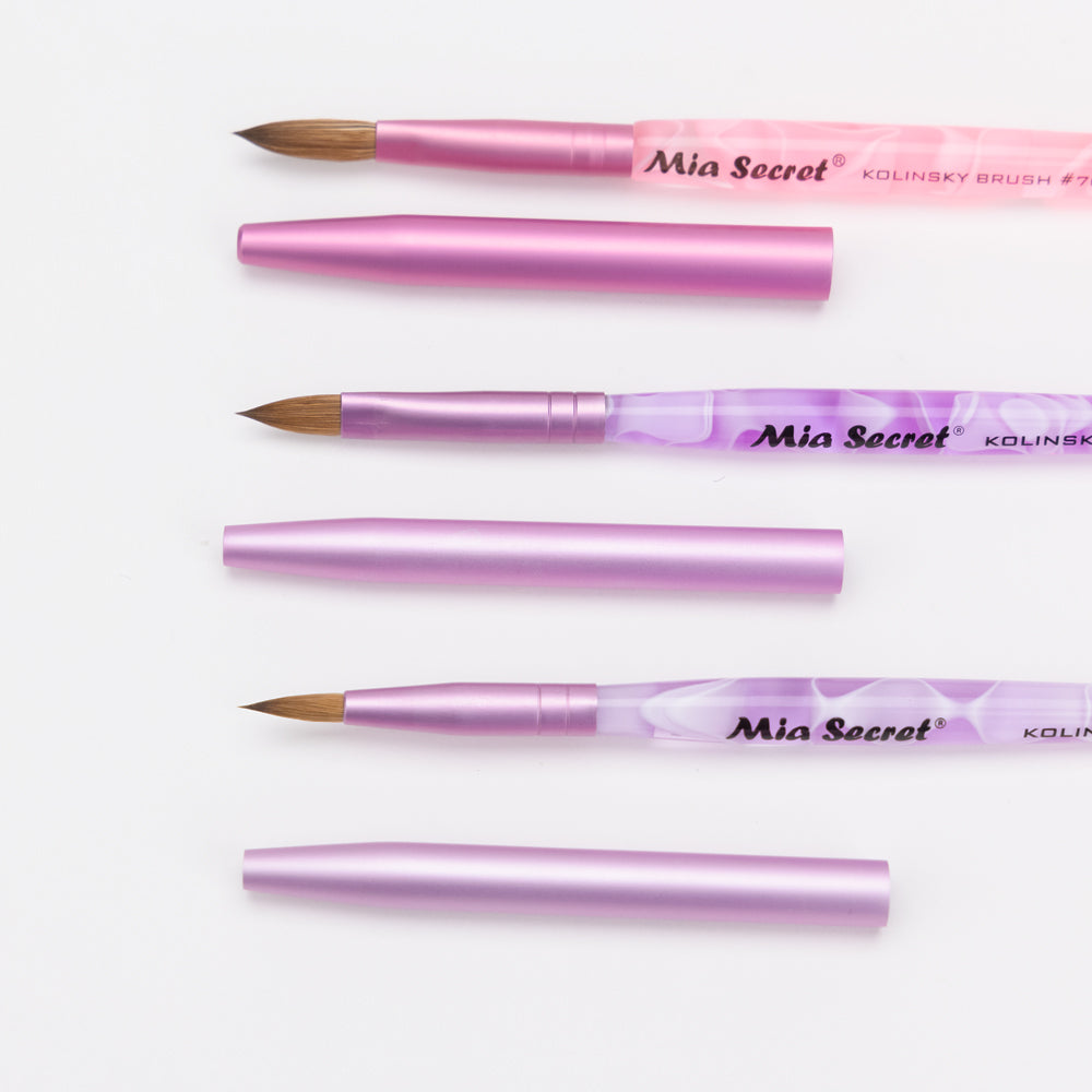 Mia Selects (Kolinsky Nail Brush 7 OR, Kolinsky Nail Brush 06 3D, Kolinsky Nail Brush ROUND 3D))